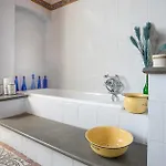 Villa Guesthost - Timeless 19th-century With Private Pool Oasis