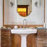 Guesthost - Timeless 19th-century With Private Pool Oasis Villa *