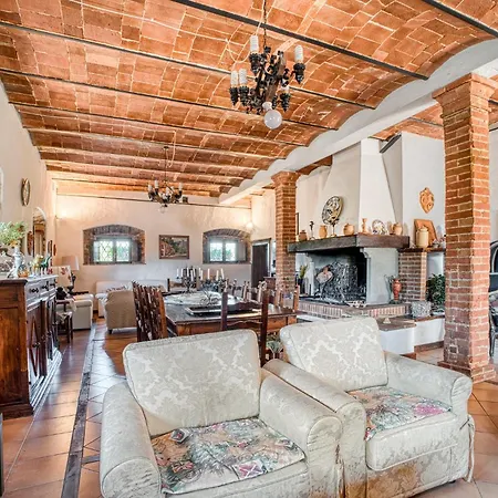 Timeless 19th-century With Private Pool Oasis