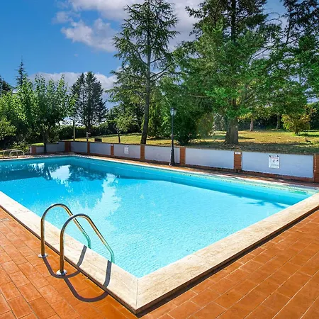 Guesthost - Timeless 19th-century With Private Pool Oasis