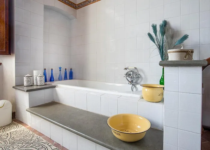 Villa Timeless 19th-century With Private Pool Oasis