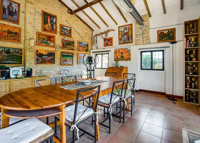 Villa Timeless 19th-century With Private Pool Oasis